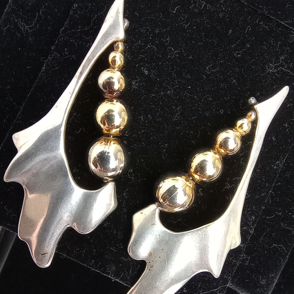 Vintage Artisan VB signed Modernist Freeform Silver Earrings Post style - Picture 5 of 7